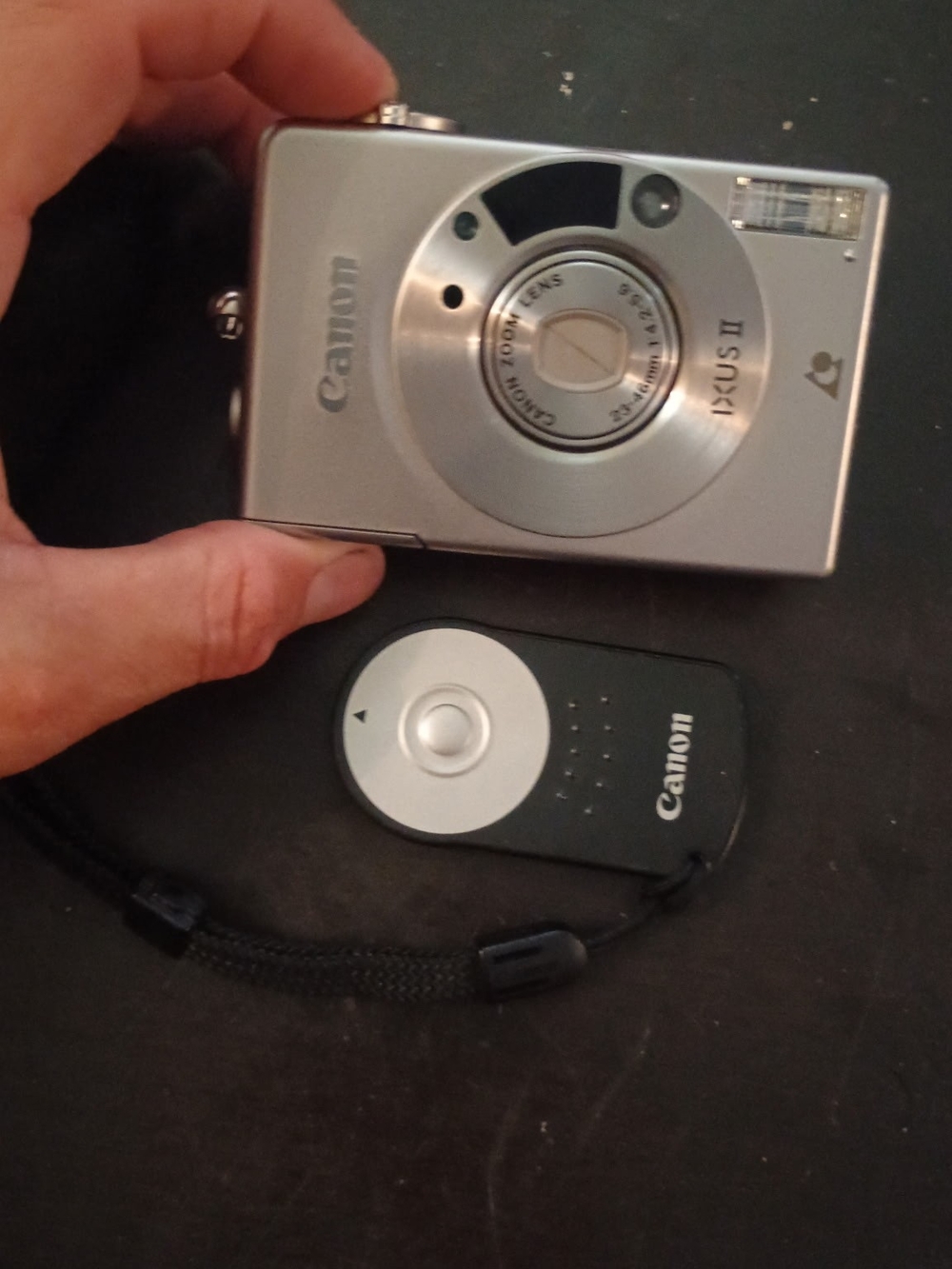 Canon IXUS II Silver Compact Digital Camera with Remote"Read Description"
